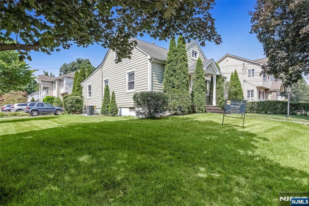 Homes for sale in Fair Lawn, NJ | 34-03 Norwood Dr, Fair Lawn, NJ 07410 | MLS# 25026987