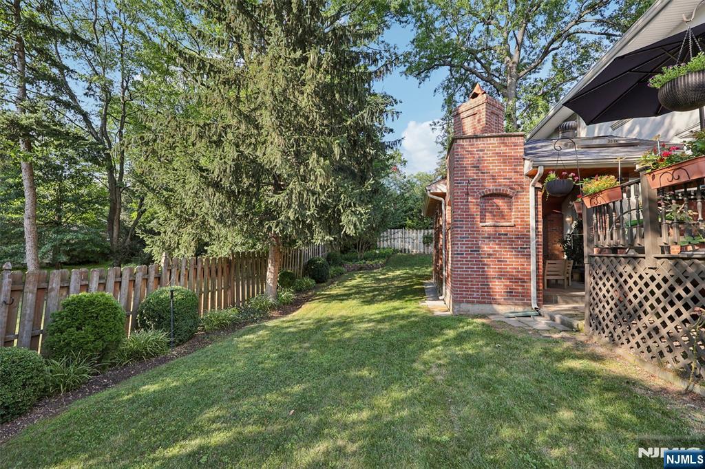 Homes for sale in Cresskill, NJ | 11 New St, Cresskill, NJ 07626 | MLS# 25027037