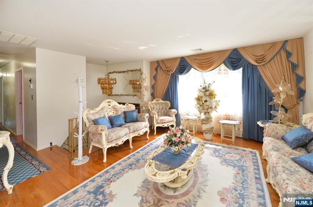 Homes for sale in Wayne, NJ | 69 Normandy Dr, Wayne, NJ 07470 | MLS# 25027044