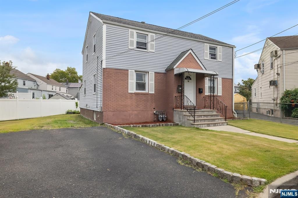 Homes for sale in Lodi, NJ | 14 James Ct, Lodi, NJ 07644 | MLS# 25027059