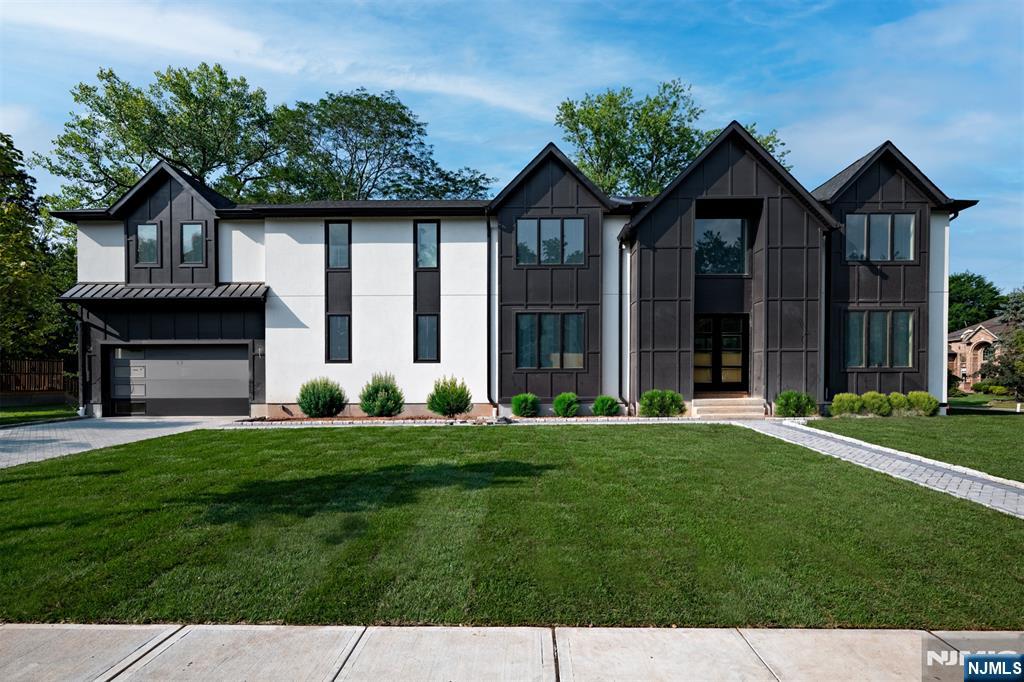 Homes for sale in Closter, NJ | 75 Susan Dr, Closter, NJ 07624 | MLS# 25027067