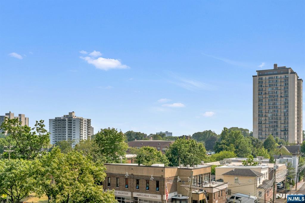 $439,000 Condo