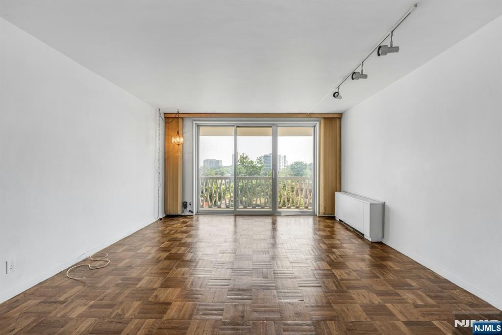 Homes for sale in Fort Lee, NJ | 2000 Linwood Ave #6M, Fort Lee, NJ 07024 | MLS# 25027093