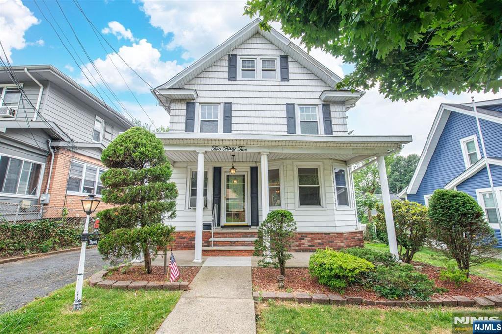 Photo of 232 Harrison Street, Leonia, NJ 07605