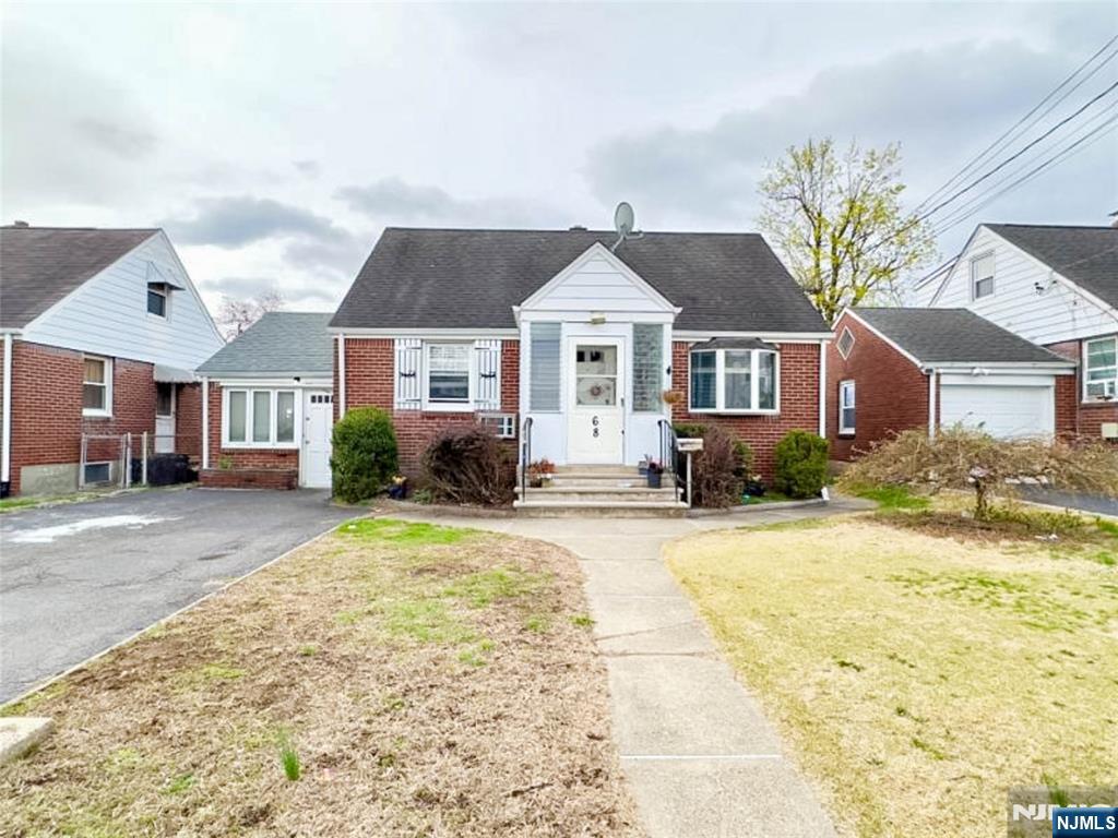 Homes for sale in Elmwood Park, NJ | 68 17th Ave, Elmwood Park, NJ 07407 | MLS# 25027160