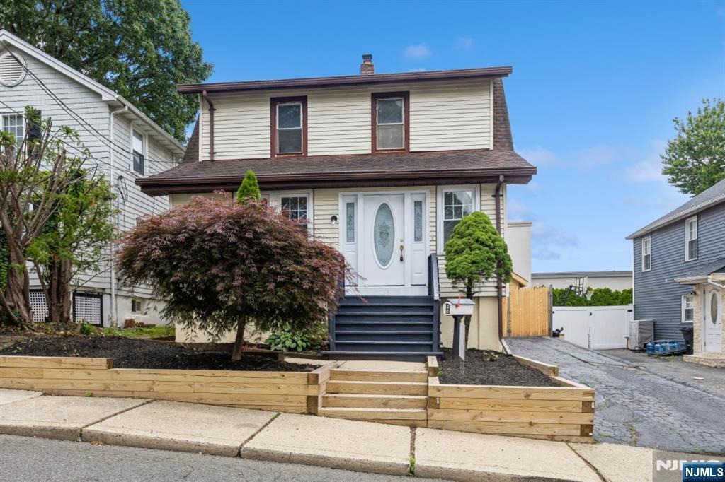 Homes for sale in Bogota, NJ | 134 Highview Pl, Bogota, NJ 07603 | MLS# 25027191