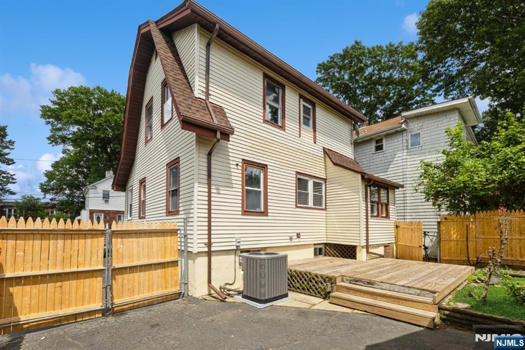 Homes for sale in Bogota, NJ | 134 Highview Pl, Bogota, NJ 07603 | MLS# 25027191