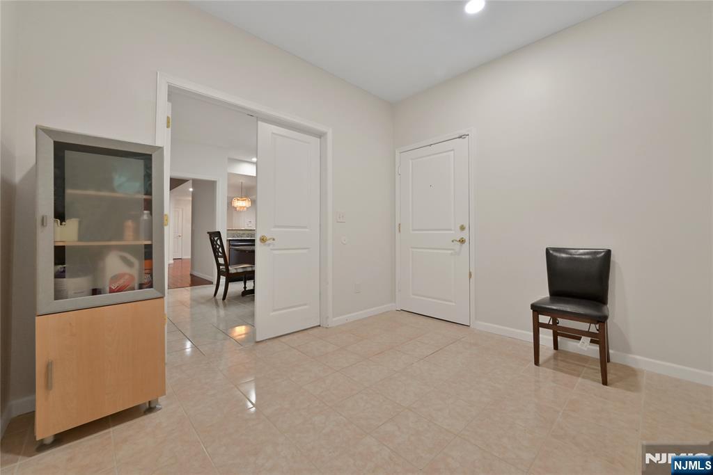 Homes for sale in Rochelle Park, NJ | 175 Rochelle Ave #323, Rochelle Park, NJ 07662 | MLS# 25027226