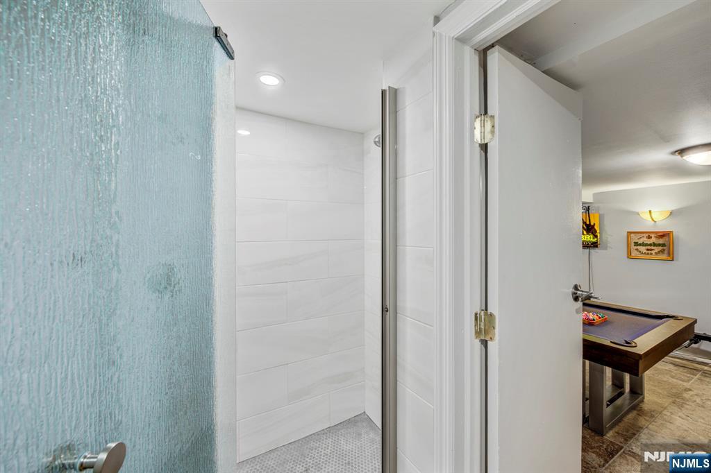 Homes for sale in Leonia, NJ | 181 Lakeview Ave, Leonia, NJ 07605 | MLS# 25027261