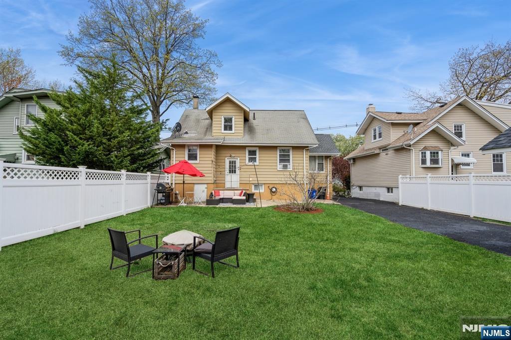 Homes for sale in Ridgefield, NJ | 512 Russell, Ridgefield, NJ 07657 | MLS# 25027307