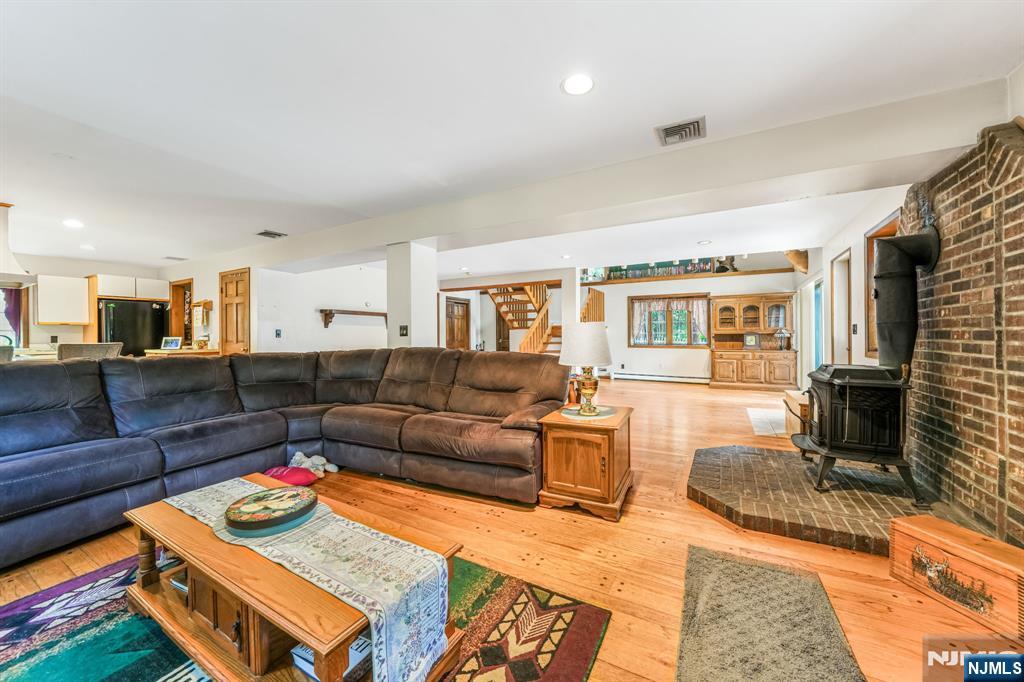 Homes for sale in Montville Township, NJ | 42 Upper Mountain Ave, Montville Township, NJ 07045 | MLS# 25027341