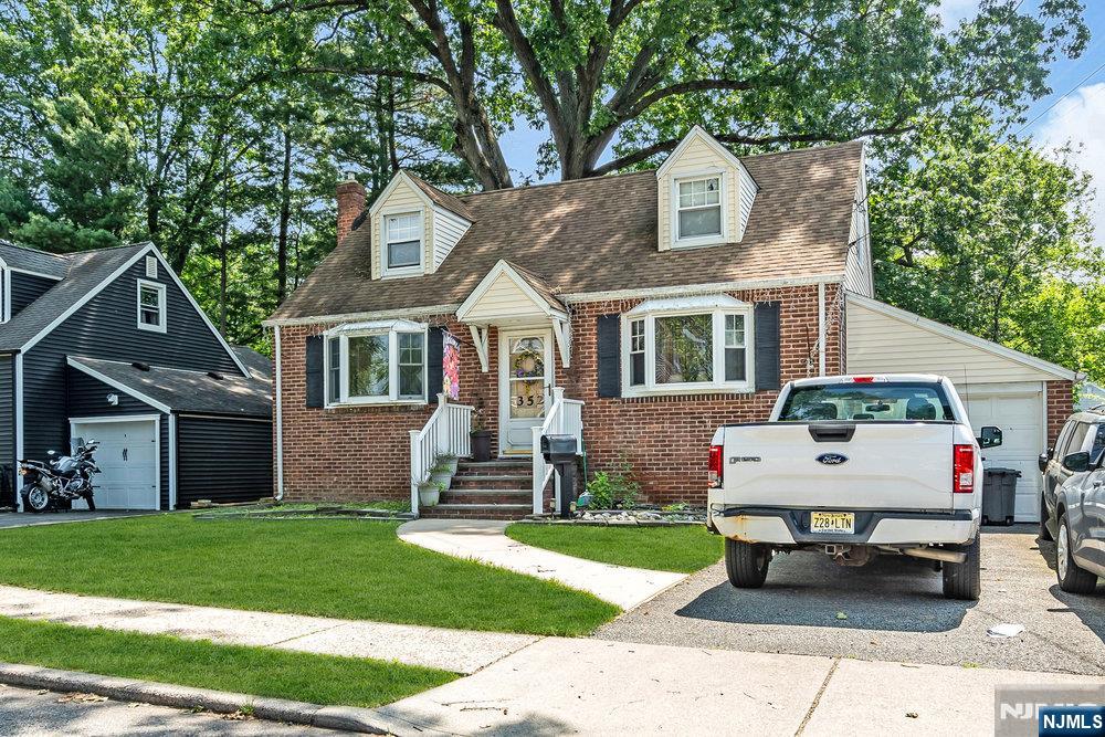 Homes for sale in New Milford, NJ | 352 Birchwood Rd, New Milford, NJ 07646 | MLS# 25027346