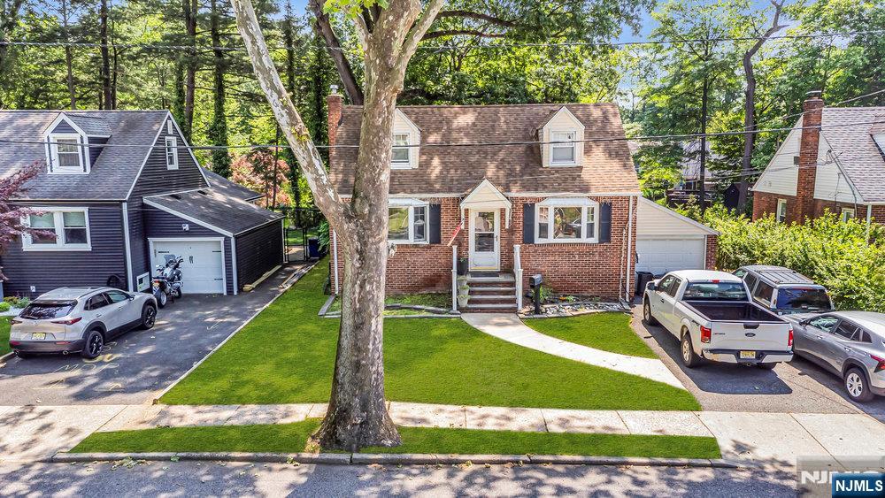 Homes for sale in New Milford, NJ | 352 Birchwood Rd, New Milford, NJ 07646 | MLS# 25027346