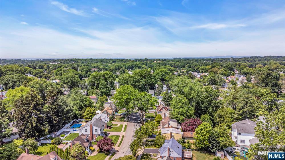 Homes for sale in New Milford, NJ | 352 Birchwood Rd, New Milford, NJ 07646 | MLS# 25027346