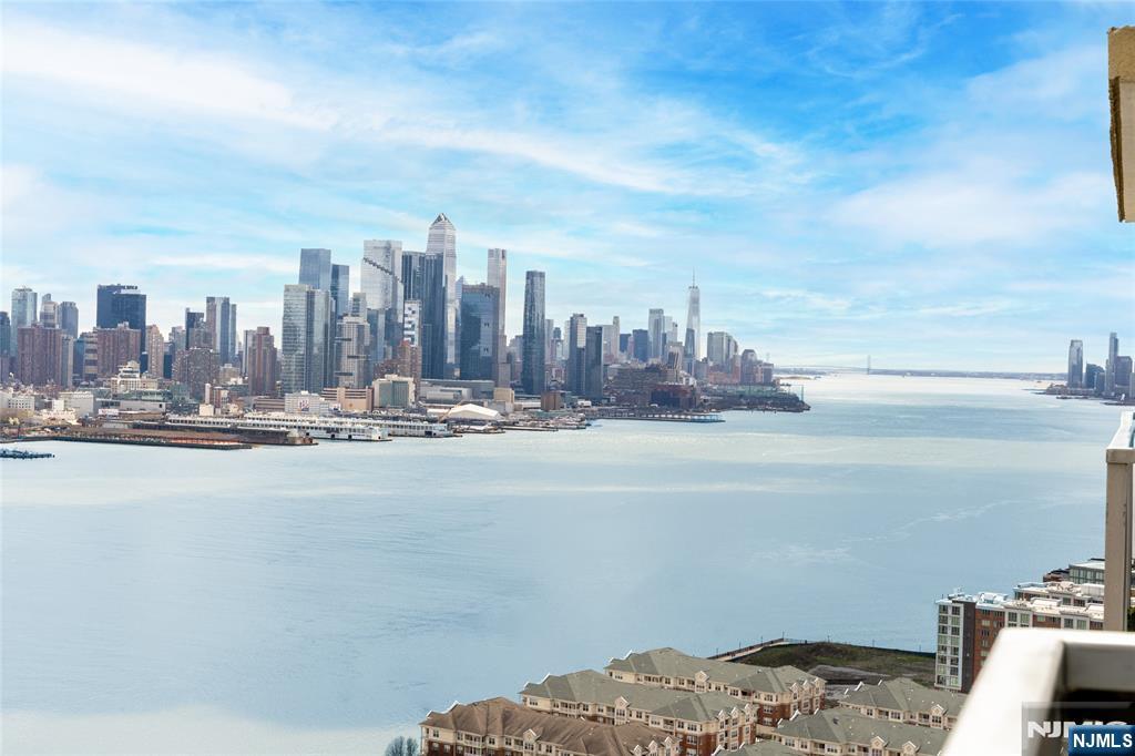 Homes for sale in West New York, NJ | 6600 E Boulevard East #23C-PH, West New York, NJ 07093 | MLS# 25027384