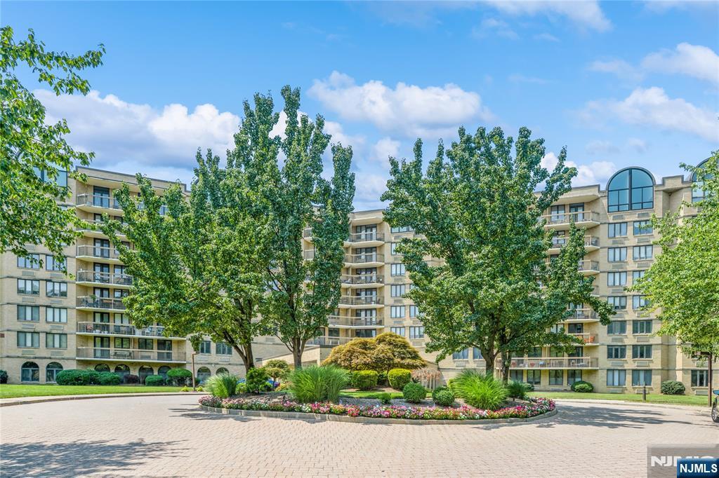 Homes for sale in West Orange, NJ | 10 Smith Manor Blvd #121, West Orange, NJ 07052 | MLS# 25027392