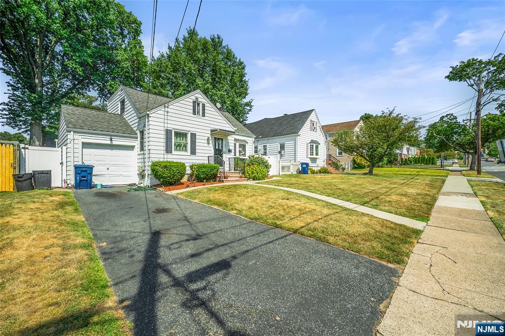 Homes for sale in Hackensack, NJ | 448 Sutton Ave, Hackensack, NJ 07601 | MLS# 25027420