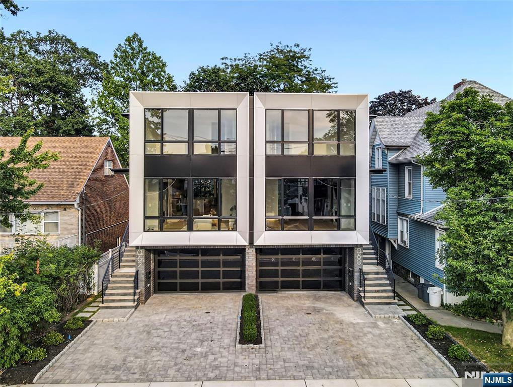 $1,680,000 Townhouse
