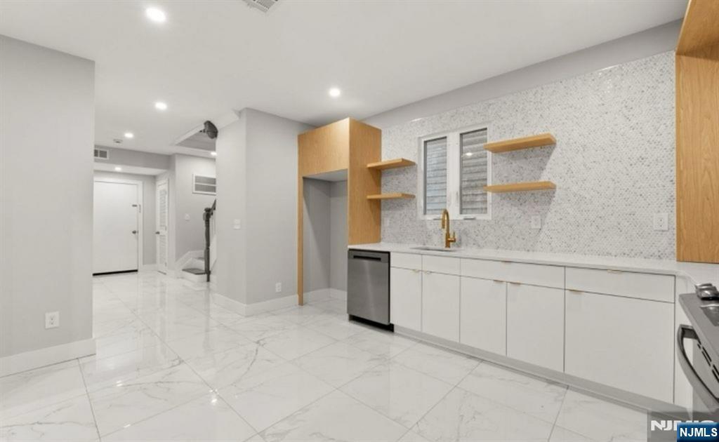 Homes for sale in East Orange, NJ | 104 Hollywood Ave, East Orange, NJ 07018 | MLS# 25027459