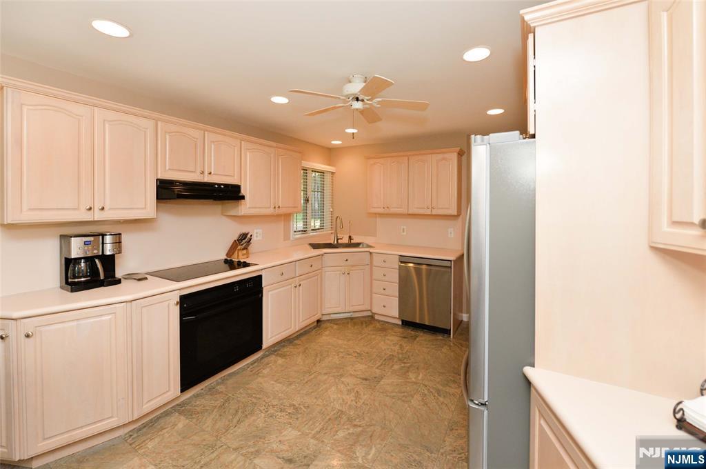 Homes for sale in Wayne, NJ | 122 Balsam Rd, Wayne, NJ 07470 | MLS# 25027482