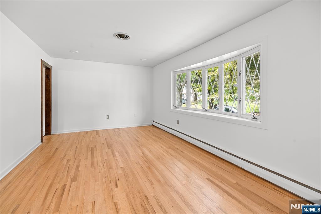 Homes for sale in Bloomingdale, NJ | 120 Knolls Rd, Bloomingdale, NJ 07403 | MLS# 25027533