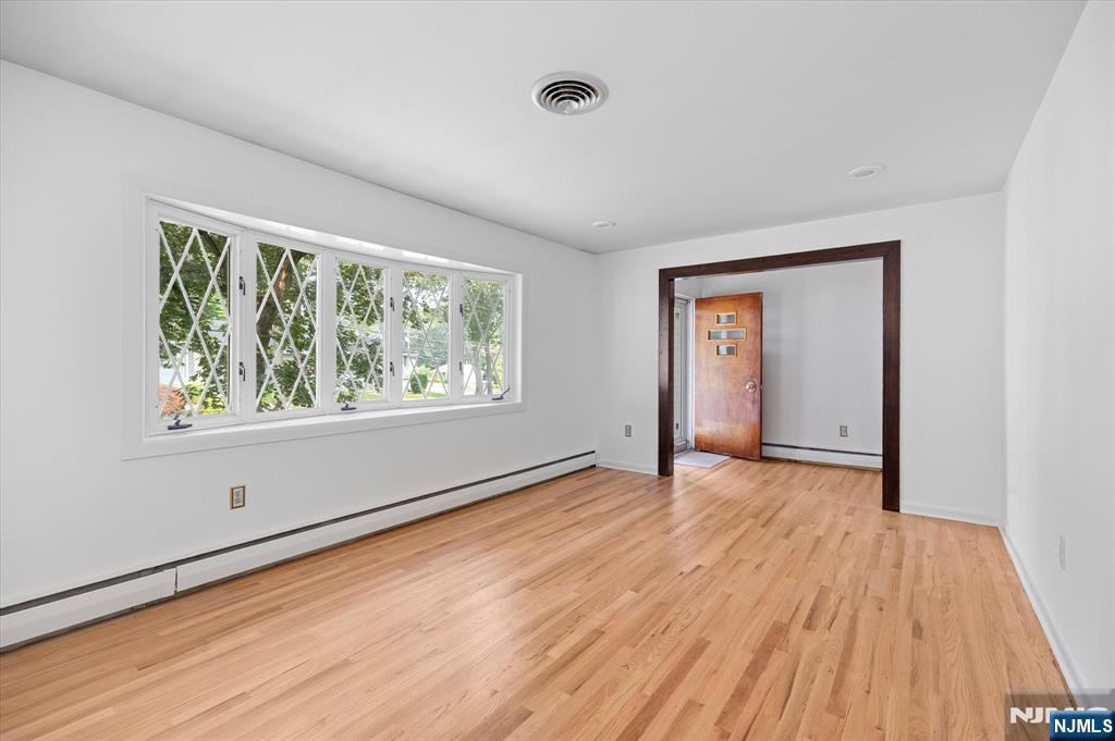 Homes for sale in Bloomingdale, NJ | 120 Knolls Rd, Bloomingdale, NJ 07403 | MLS# 25027533