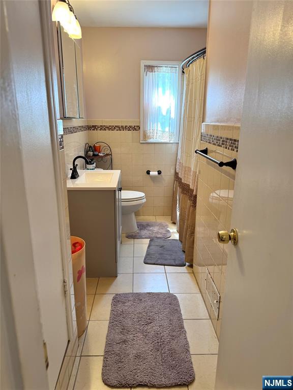 Homes for sale in Teaneck, NJ | 32 Van Arsdale Pl, Teaneck, NJ 07666 | MLS# 25027563