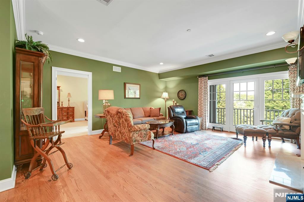 Homes for sale in Cresskill, NJ | 5 Tenakill Park #316, Cresskill, NJ 07626 | MLS# 25027636