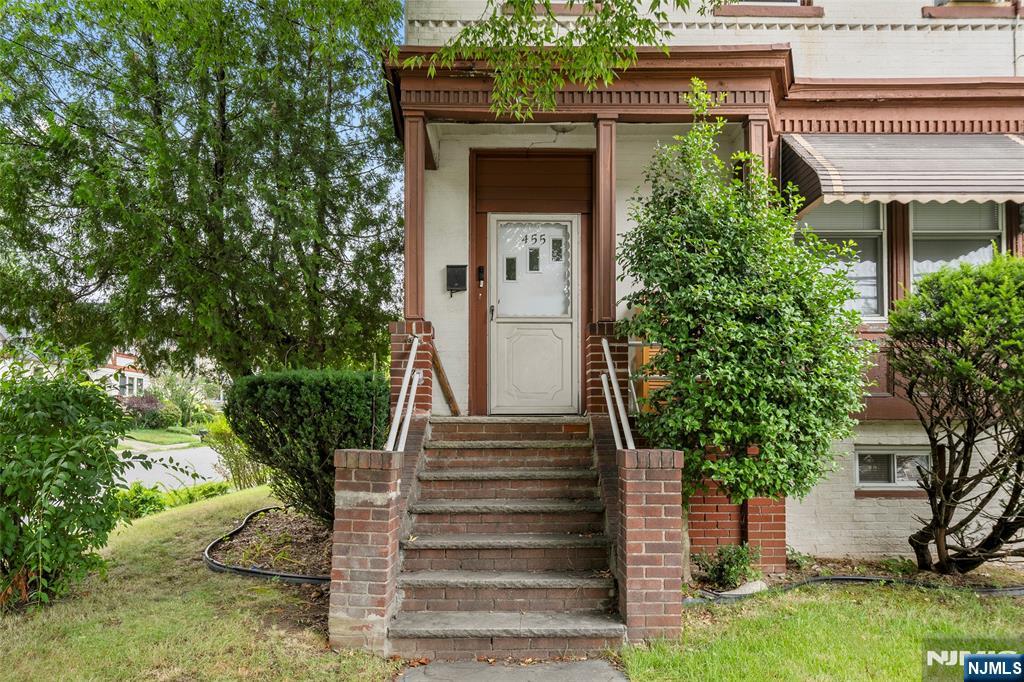 Homes for sale in Leonia, NJ | 455 Broad Ave, Leonia, NJ 07605 | MLS# 25027645