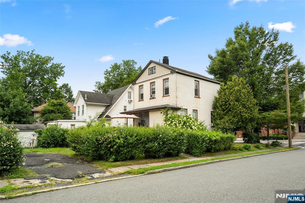 Homes for sale in Leonia, NJ | 455 Broad Ave, Leonia, NJ 07605 | MLS# 25027645