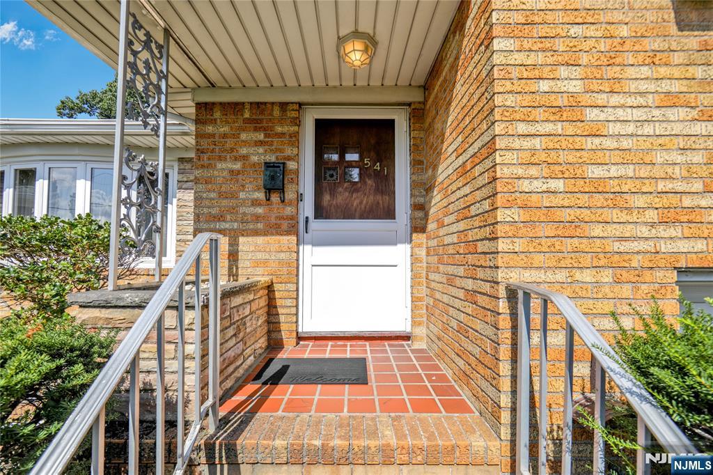 Homes for sale in Cliffside Park, NJ | 541 Hilltop Ter, Cliffside Park, NJ 07010 | MLS# 25027664