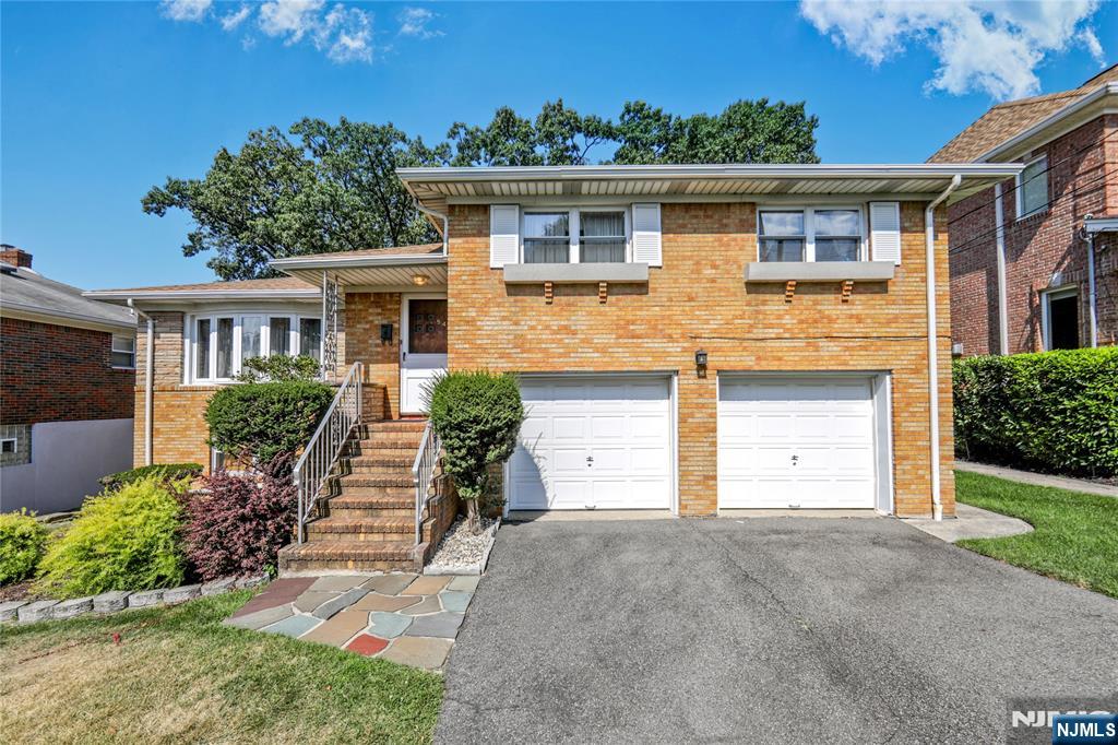 Homes for sale in Cliffside Park, NJ | 541 Hilltop Ter, Cliffside Park, NJ 07010 | MLS# 25027664