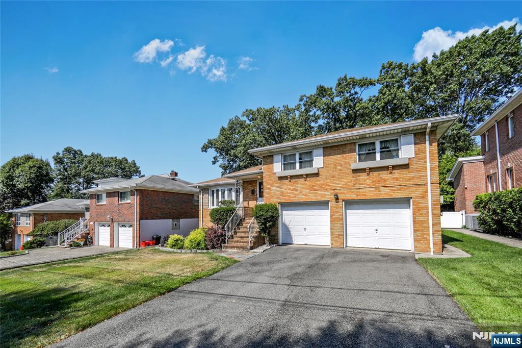 Homes for sale in Cliffside Park, NJ | 541 Hilltop Ter, Cliffside Park, NJ 07010 | MLS# 25027664