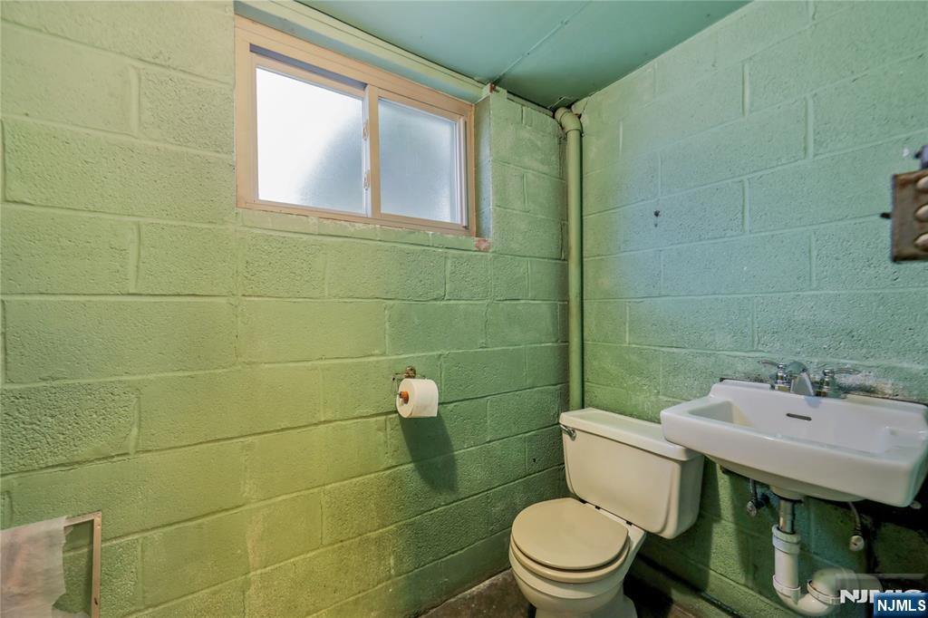 Homes for sale in Cliffside Park, NJ | 541 Hilltop Ter, Cliffside Park, NJ 07010 | MLS# 25027664