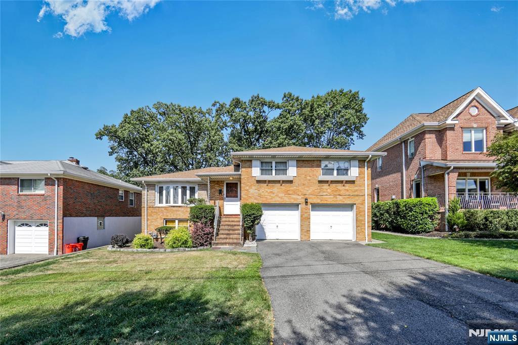 Homes for sale in Cliffside Park, NJ | 541 Hilltop Ter, Cliffside Park, NJ 07010 | MLS# 25027664