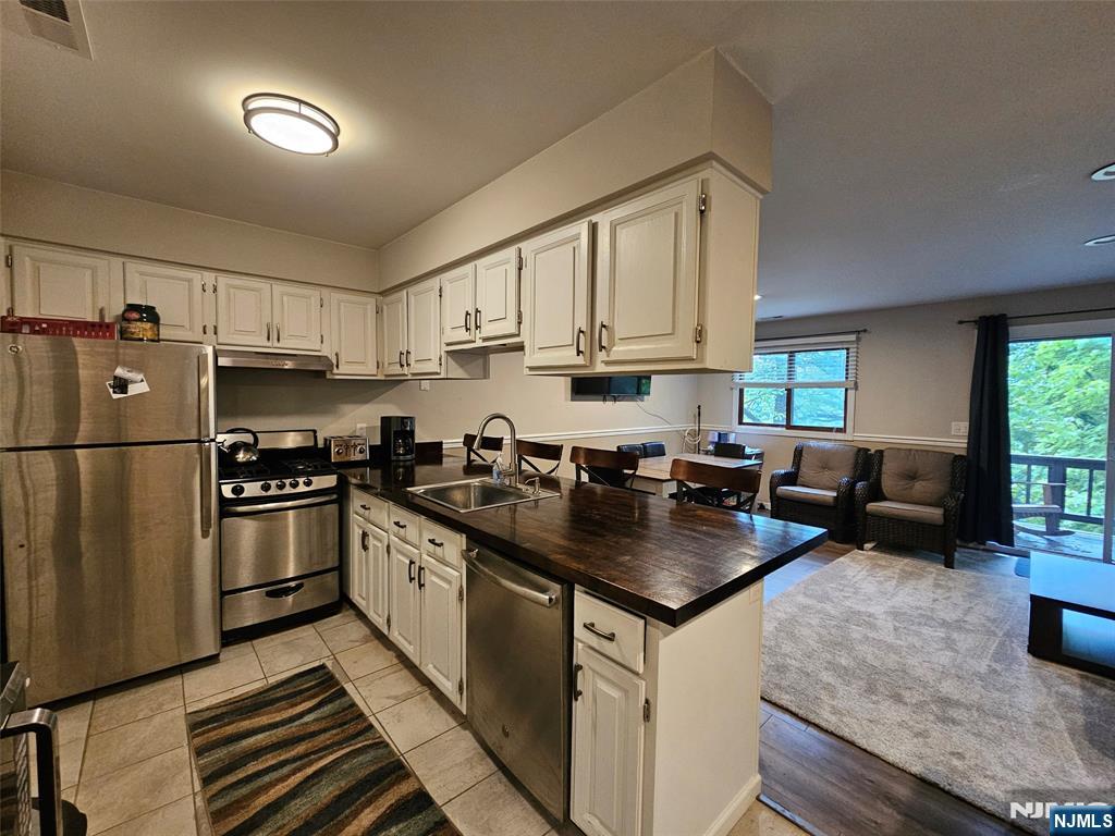 Homes for sale in Vernon, NJ | 1 Davos Dr #1, Vernon, NJ 07462 | MLS# 25027674