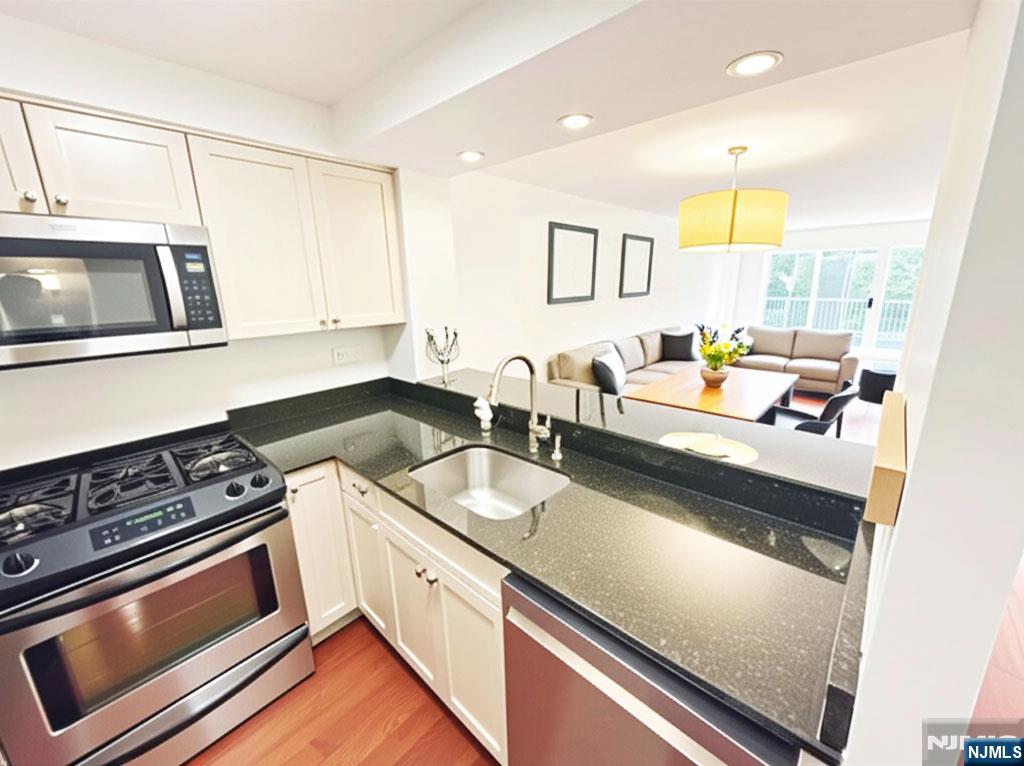 $559,000 Condo