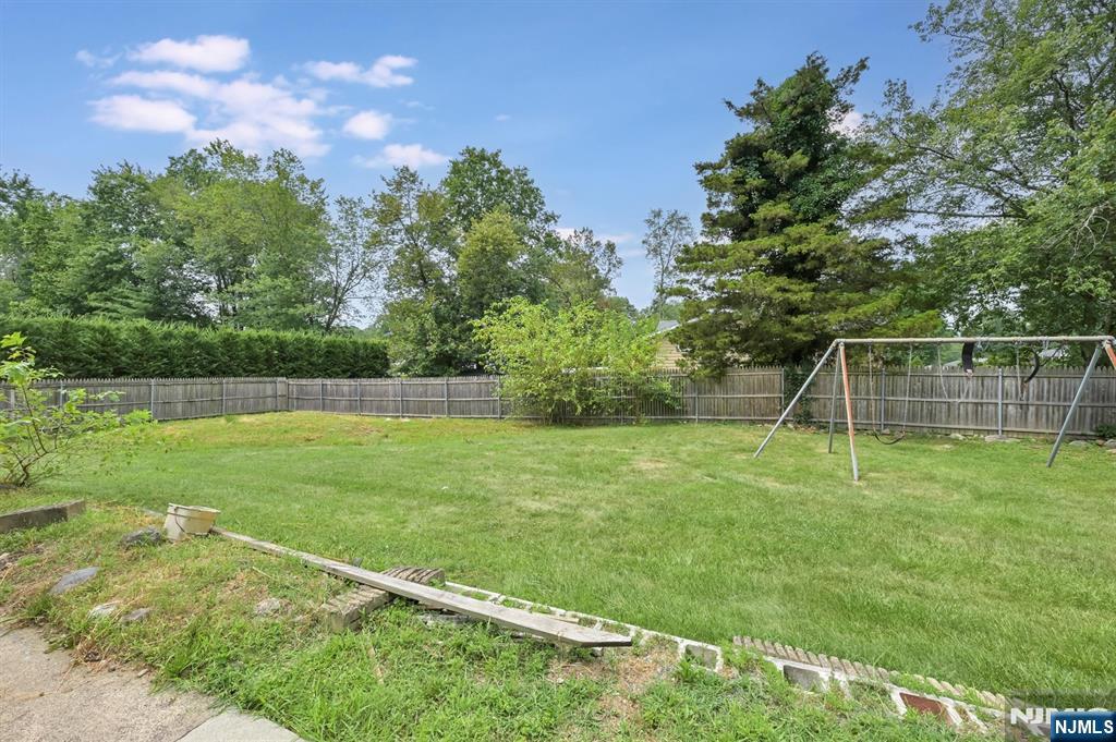 Homes for sale in Wayne, NJ | 4 Jeffrey Rd, Wayne, NJ 07470 | MLS# 25027788