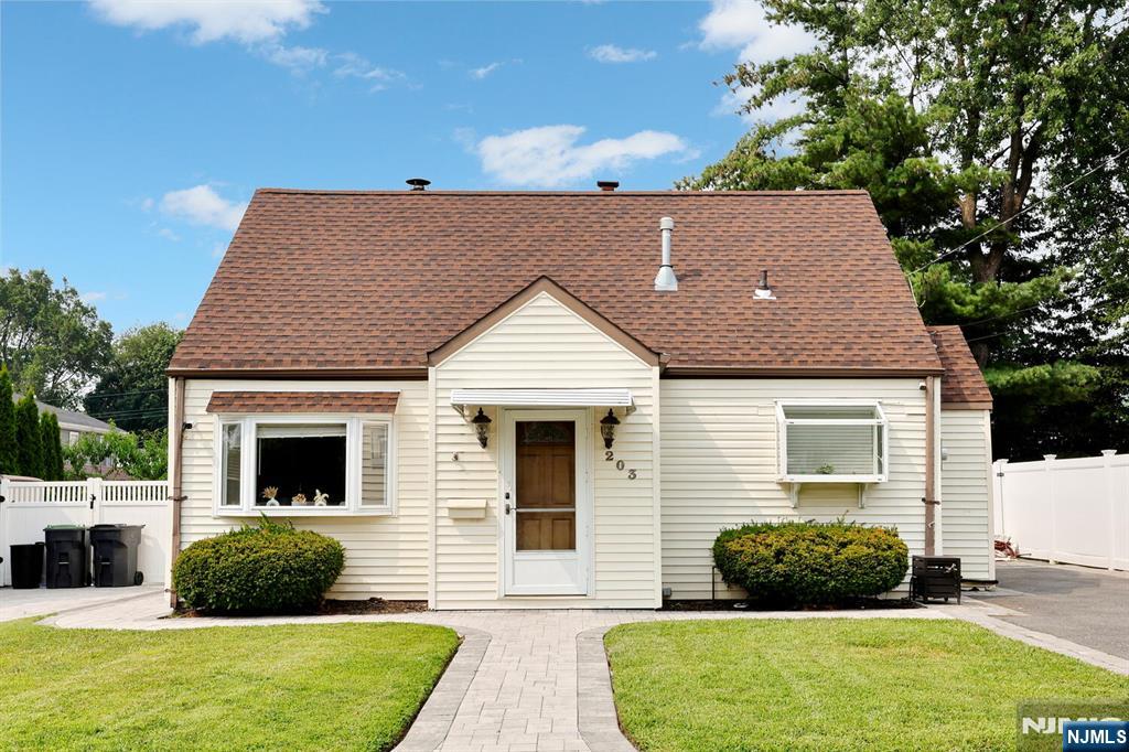 Homes for sale in Bergenfield, NJ | 203 New York Ave, Bergenfield, NJ 07621 | MLS# 25027794