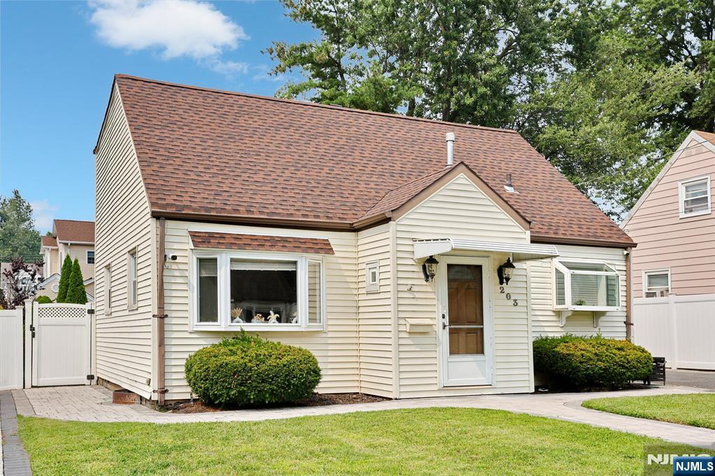 Homes for sale in Bergenfield, NJ | 203 New York Ave, Bergenfield, NJ 07621 | MLS# 25027794