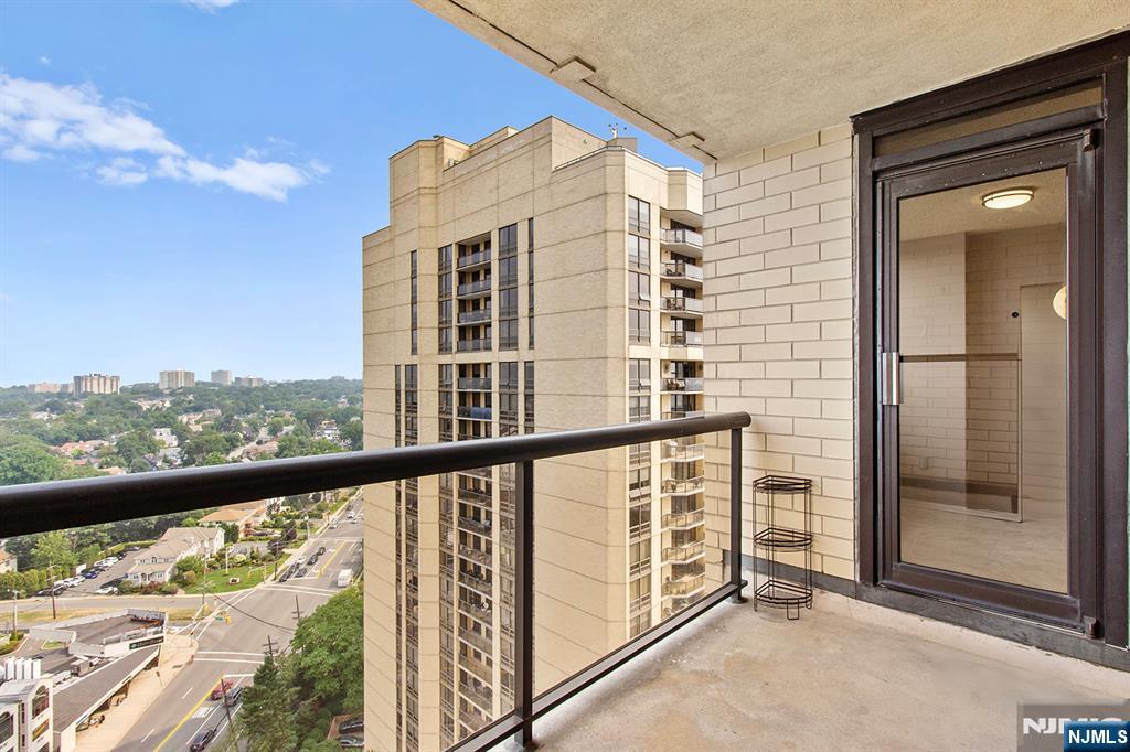 Homes for sale in Fort Lee, NJ | 800 Palisade Ave #2007, Fort Lee, NJ 07024 | MLS# 25027846