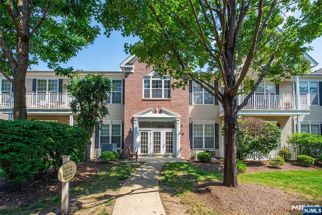 $499,000 Condo