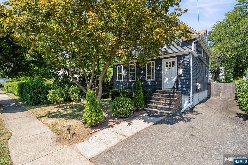 $638,000 Colonial
