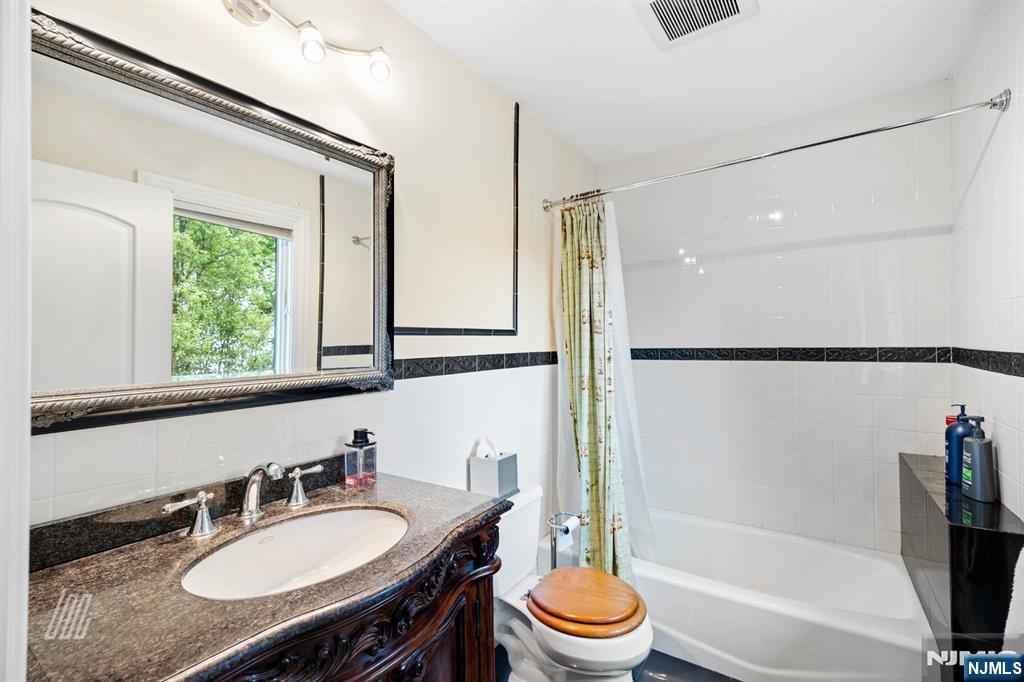 Homes for sale in Cresskill, NJ | 17 Jefferson Ave, Cresskill, NJ 07626 | MLS# 25027939