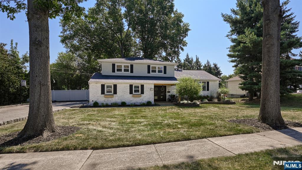 $929,000 Colonial