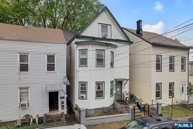 Homes for sale in Paterson, NJ | 124 Main St, Paterson, NJ 07522 | MLS# 25028007