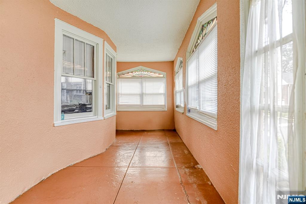 Homes for sale in Fort Lee, NJ | 1128 Edgewood Ln, Fort Lee, NJ 07024 | MLS# 25028058