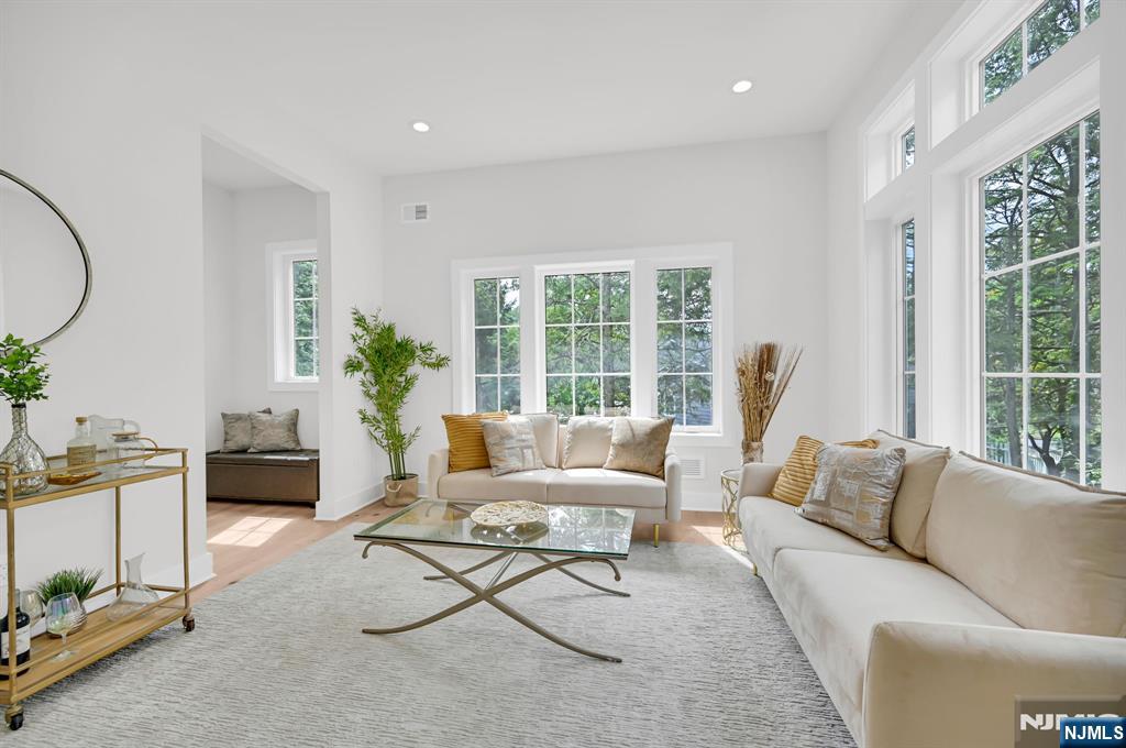 Homes for sale in Livingston, NJ | 76 Springbrook Rd, Livingston, NJ 07039 | MLS# 25028061