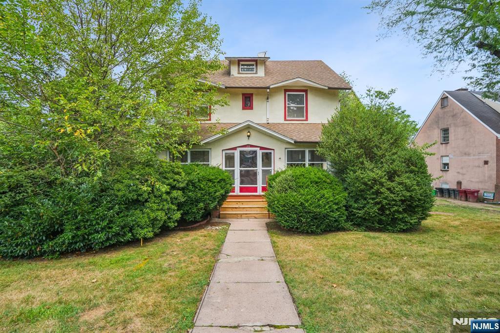 $475,000 Colonial