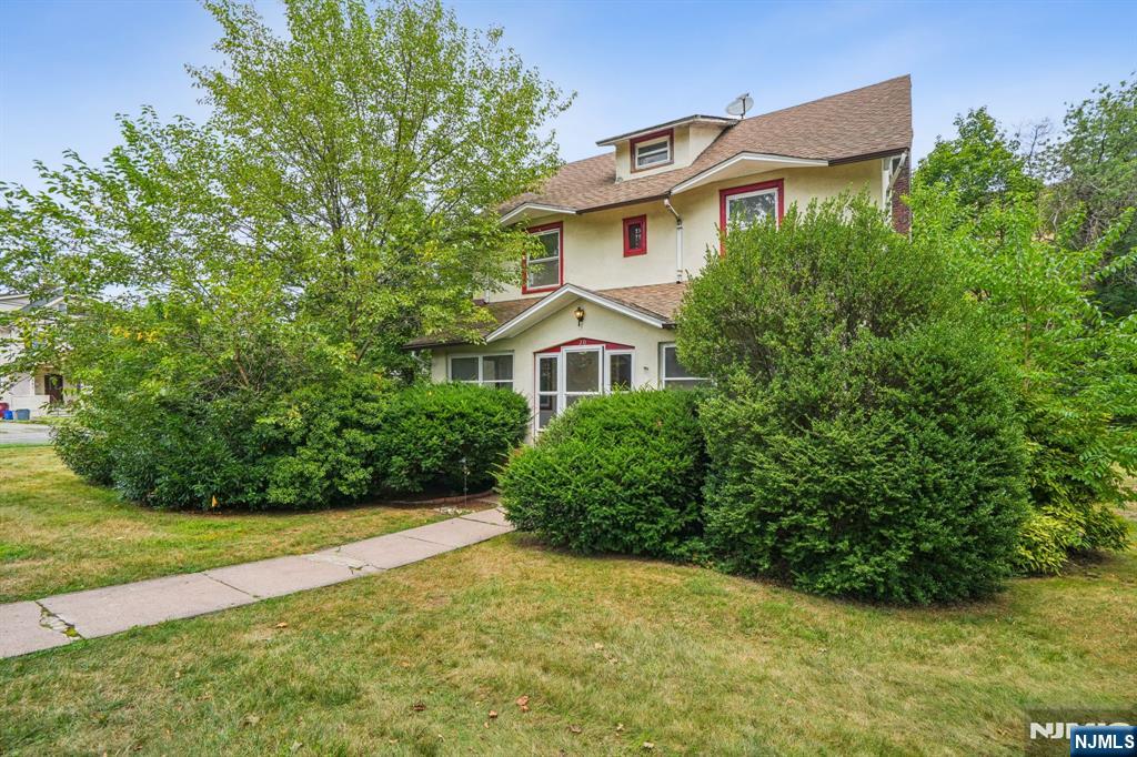 Homes for sale in Nutley, NJ | 20 Saint Pauls Pl, Nutley, NJ 07110 | MLS# 25028249